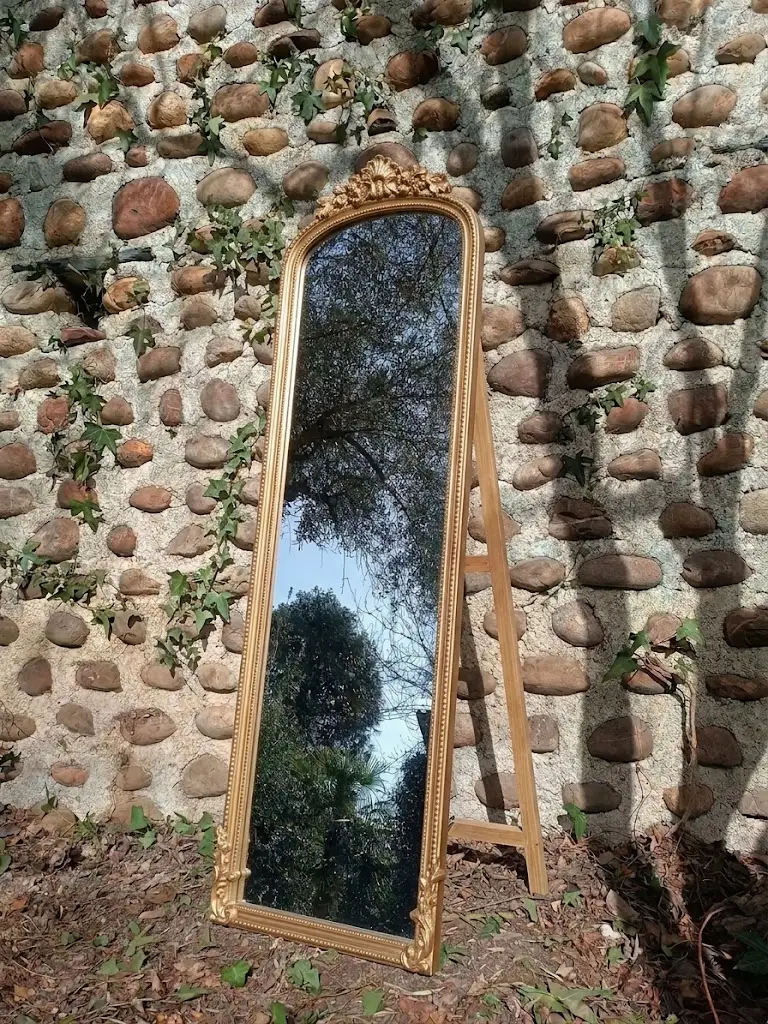 miroir doré proposé à la location pour un mariage