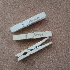 Marque place pince en bois