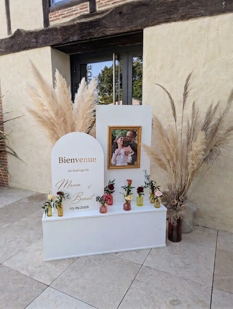 Panneau de présentation modulable proposé à la location pour un mariage