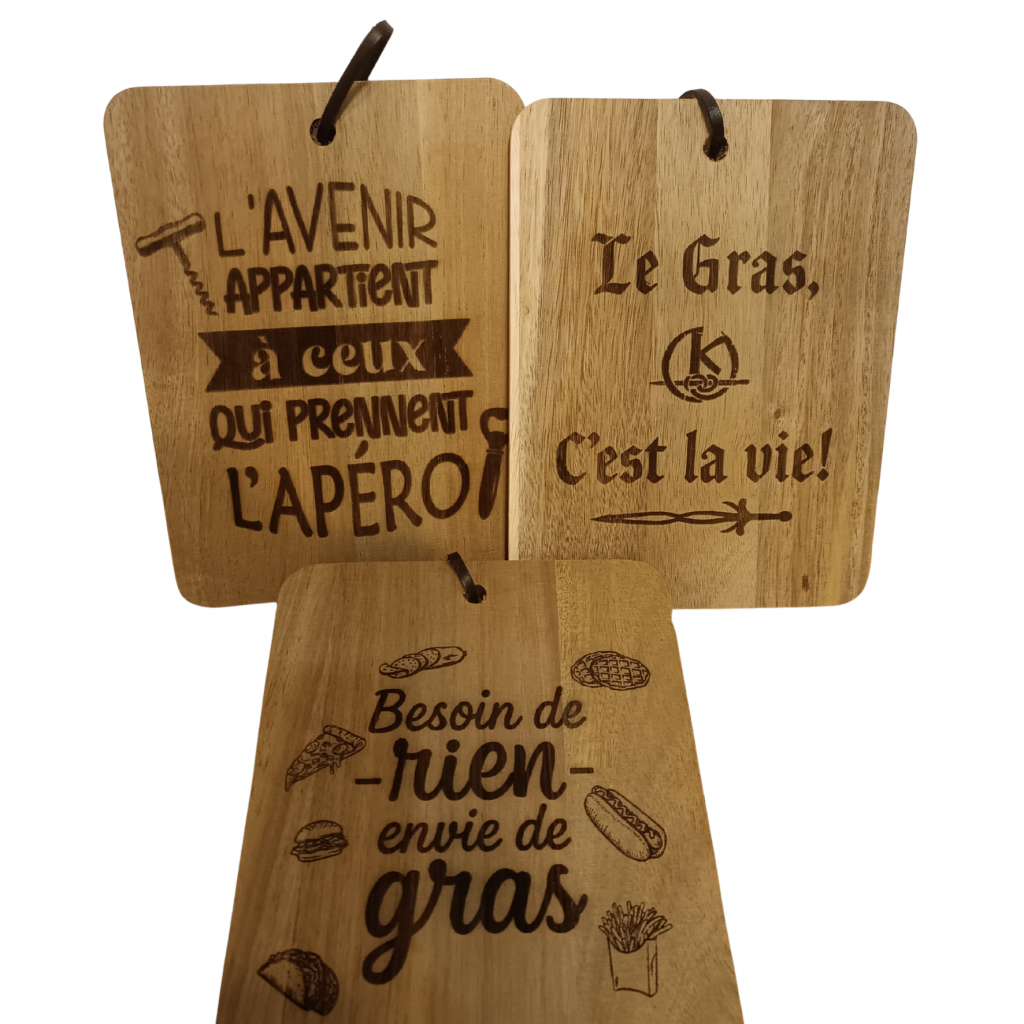 Gravure personnalisée sur bois planche à découper cadeaux invités mariage
