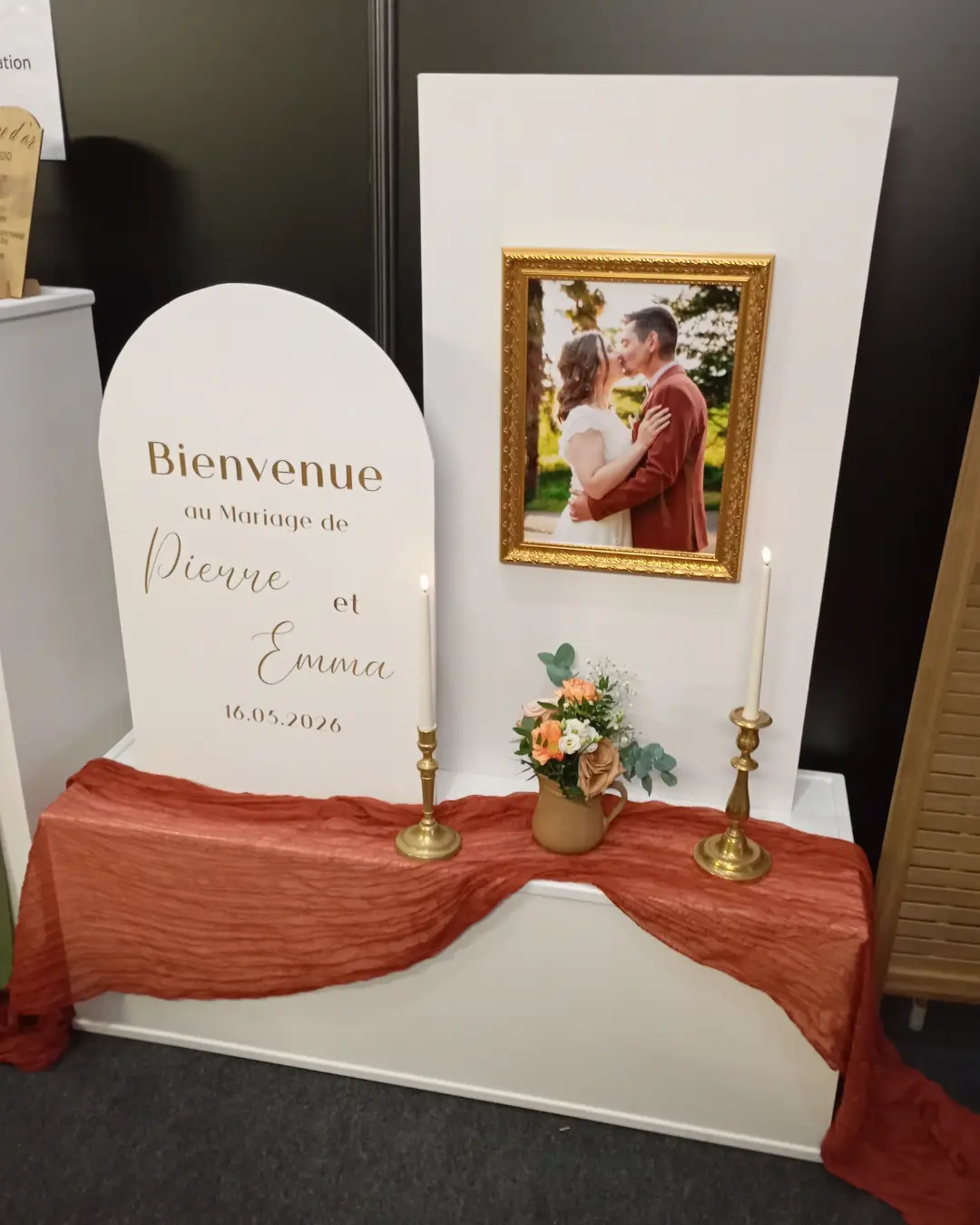 Panneau de présentation modulable proposé à la location pour un mariage