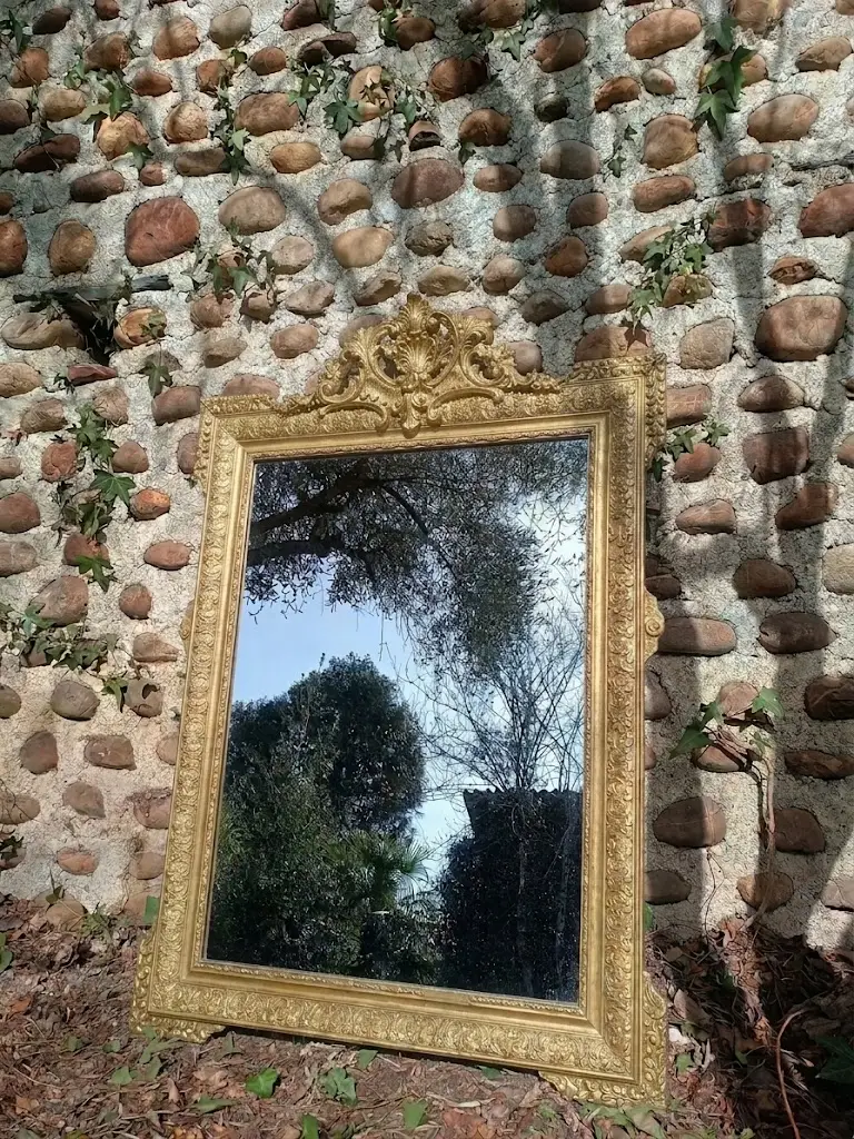 miroir doré proposé à la location pour un mariage